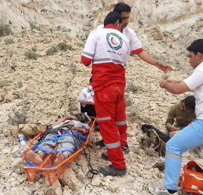 3 دانشجو در ارتفاعات باقران بیرجند دچار حادثه شدند/ حضور تیم واکنش سریع هلال&zwnj;احمر در محل حادثه