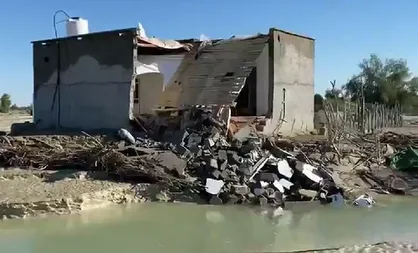بندری&zwnj;ها چشم به راه کمک / سیلاب هرمزگان را در برگرفته، اما مسئولان غافل&zwnj;اند!