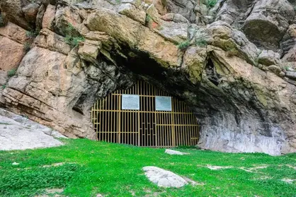 اجرای یکی از مصوبات سفر رئیس قوه قضاییه به استان لرستان/ سند تک برگ غار تاریخی کلدر صادر شد