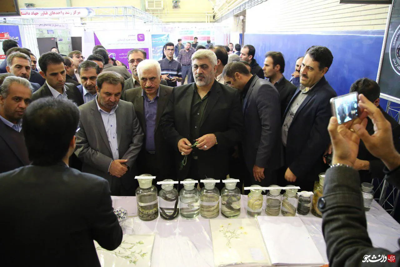 نمایشگاه دستاوردهای پژوهشی در دانشگاه لرستان افتتاح شد +تصاویر