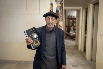 خانه برادر عبدالحسین زرین&zwnj;کوب در حملات دشمن تخریب شد