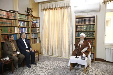 شهرداری قم با کمک خیرین در حل مشکلات ازدواج و مسکن مشارکت کند