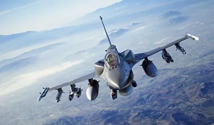 هدف قرار گرفتن F16  آمریکایی و فرود اضطراری آن + عکس