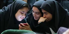 چطور از دخترمان در فضای مجازی محافظت کنیم
