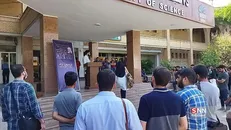 روایتی از اتفاقات روز گذشته دانشگاه شهید چمران اهواز / تریبون آزادی که توسط مدعیان آزادی هو شد! + فیلم
