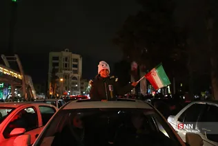 شادی مردم تهران پس از صعود تیم ملی فوتبال به جام جهانی