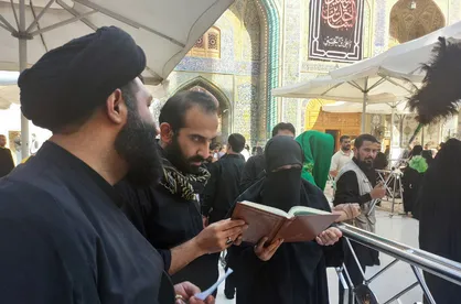 پیوند ازدواج دو اربعینی در ایوان نجف امیرالمومنین / شرط ضمن عقد، سفر هرساله کربلا