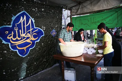 پنجمین اطعام کریمانه مسجد وحدت