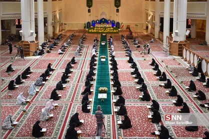 جزء خوانی قرآن کریم در حرم مطهر شاهچراغ (ع) شیراز