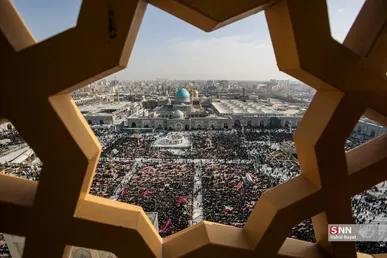 تجمع عزاداران رهبر شهید انقلاب در حرم مطهر رضوی