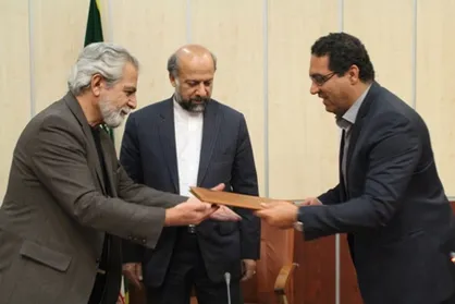 تفاهمنامه همکاری میان مدرسه ملی سینمای ایران و خانه سینما امضا شد