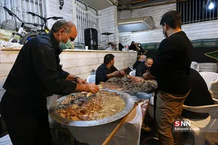 پخت حلیم نذری شهادت امام رضا (ع)