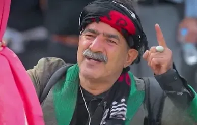 حاضر بودم ١٠ بار بمیرم، اما یک تار مو از رهبرم کم نمی‌شد...