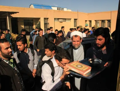 دانشجویان دانشگاه علوم پزشکی بیرجند برای پیاده روی اربعین بدرقه شدند