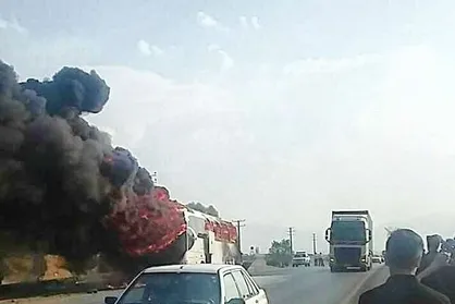 آتش گرفتن اتوبوس مسافربری در جاده همدان - تهران با ۱۱ مسافر