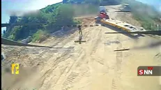 بازهم شکار و باز هم نقطه زنی FPV های حزب الله / تصویری از هدف قرار دادن یک نظامی ارتش دشمن اسرائیلی در اطراف پایگاه «خربة المنارة» در مرز جنوبی لبنان + فیلم