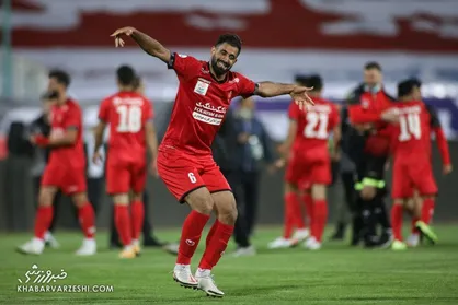 مهم نیست هواداران استقلال روی من حساسند/ آخر فصل درباره ماندن در پرسپولیس تصمیم می&zwnj;گیرم/ زمانی کری می&zwnj;خوانم که در زمین بجنگیم