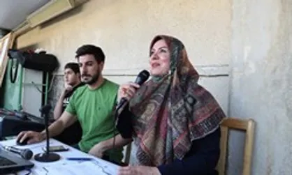 حضور حاشیه&zwnj;ساز مجری زن در ورزشگاه آزادی