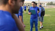 آرش برهانی سرمربی امید‌های استقلال باقی ماند