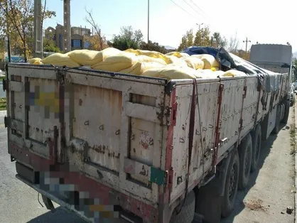 کشف ۲۴ تن آرد بدون مجوز در شهرستان ممسنی