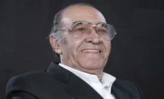 استاندار اصفهان و مدیرعامل صندوق اعتباری هنر از استاد ایرج خواجه‌امیری عیادت کردند