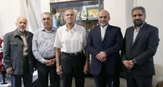 در ادامه طرح تکریم هنرمندان، مدیرعامل صندوق اعتباری هنر به دیدار جمشید هاشم پور رفت