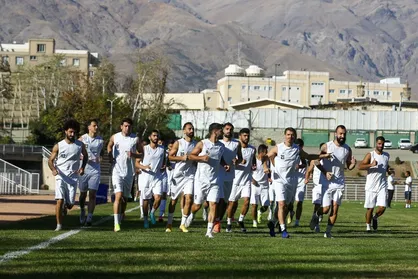 استقلال بدون مصدوم به نساجی رسید