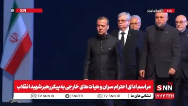 ادای احترام مدودف به پیکر رهبر شهید انقلاب + فیلم