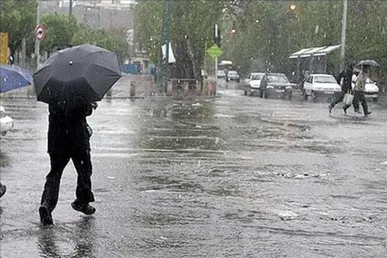 آبگرفتگی معابر غرب گلستان در پی بارش‌های تابستانی + فیلم