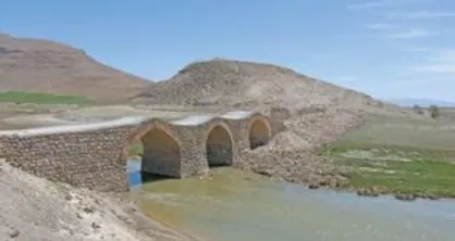 پلی در بروجن که ملقب به عروس شده است