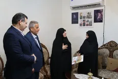 دیدار معاون بنیاد شهید کشور با خانواده شهدا و جانبازان در آذربایجان‌شرقی