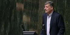 ایستگاه قطار منجیل و رودبار بلاتکیلف و نیمه کاره رها مانده/ شرکت راه آهن، مسیر مردم را قطع کرده است