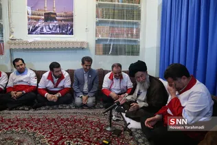 دیدار علی‌اصغر پیوندی مدیرعامل جمعیت هلال احمر کشور با آیت‌الله علوی گرگانی مرجع تقلید شیعیان