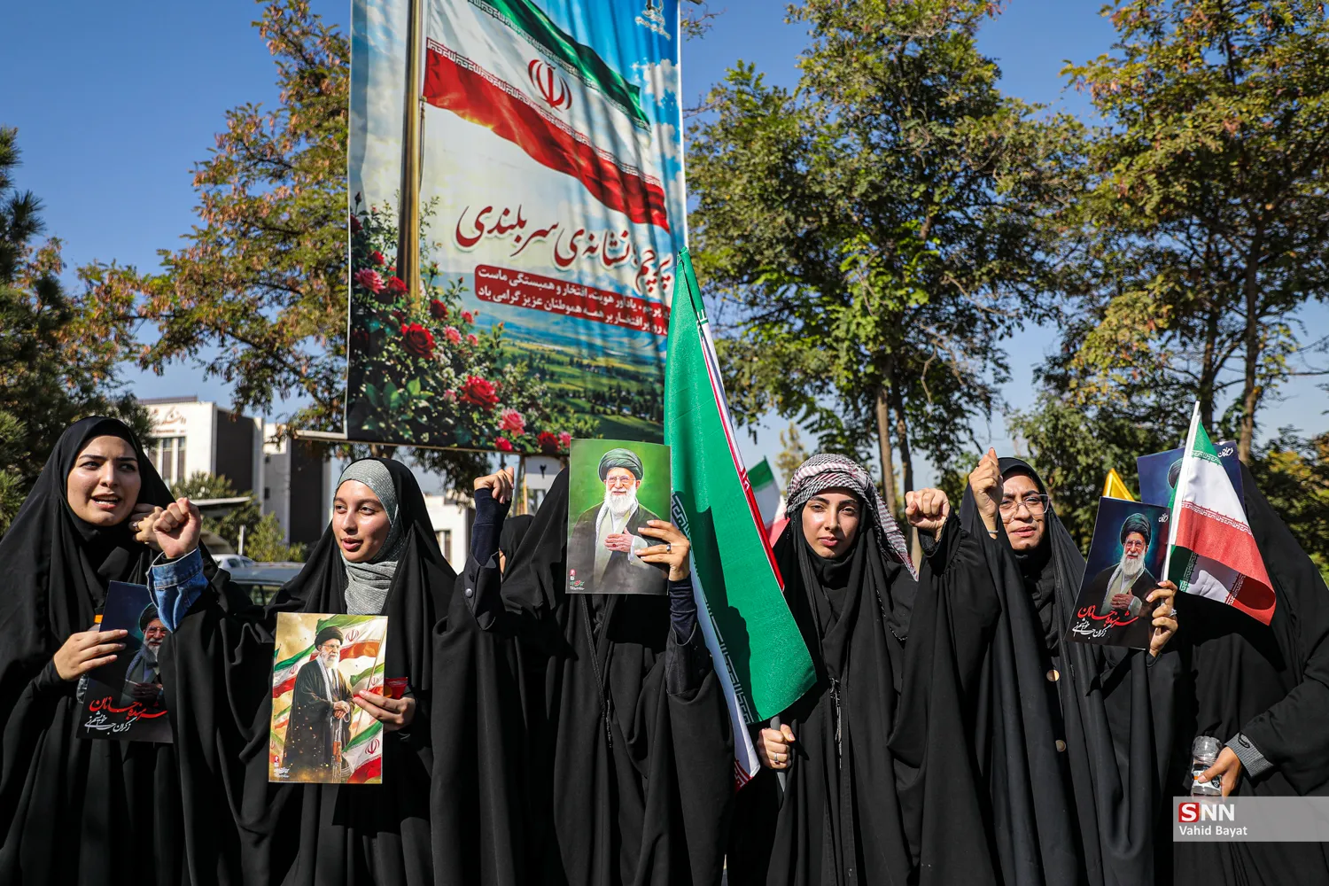 زنجیره انسانی جان فدا در مشهد