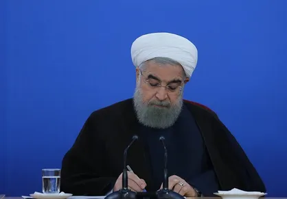 رئیس&zwnj;جمهور مصوبات جلسه ستاد ملی مقابله با کرونا را تأیید کرد/ تعطیلی مراکز آموزش عالی و لغو اعتکاف