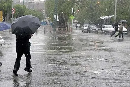 آبگرفتگی معابر غرب گلستان در پی بارش&zwnj;های تابستانی + فیلم