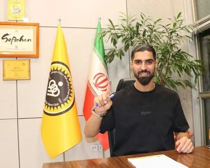 رسمی: رضا اسدی با سپاهان ۲ ساله بست +عکس
