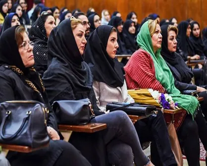 اینجا کنسرت نیست؛ ورود افراد غیردانشجو به دانشگاه فردوسی با پوشش&zwnj;های مبتذل/ حراست دانشگاه: به ما اجازه تذکر نمی&zwnj;دهند