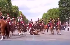 خودزنی نظامیان فرانسوی در جشن روز ملی باستیل