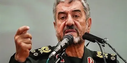 اقتدار و هیمنه آمریکا رو به زوال است
