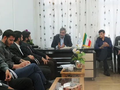 اگر مسئولی گرین کارت دارد باید از مسئولیت عزل شود/ نقدینگی مانند اژد&zwnj;هایی هفت سر در حال پیش روی است