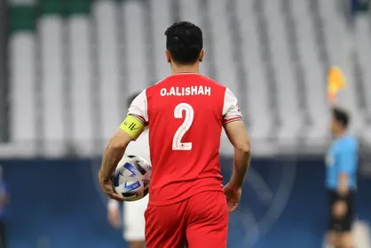 کاپیتان پرسپولیس دور از تیم در تهران ماند