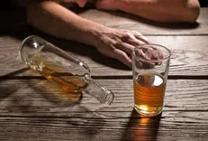 مصرف کنندگان الکل ۱۳ سال زودتر می‌میرند