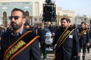 دسته عزای خادمان کریمه اهل بیت(س) در سوگ امام موسی کاظم(ع)