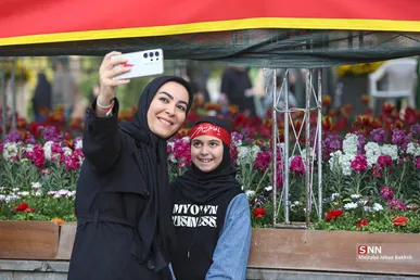 تحویل سال ۱۴۰۵ در گلزار شهدای اصفهان