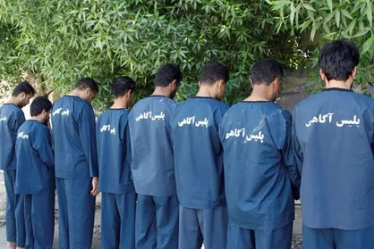 انهدام ۳ باند قاچاق انسان در تهران/ ۱۲۴ نفر از اراذل سطح&zwnj;دار دستگیر شدند