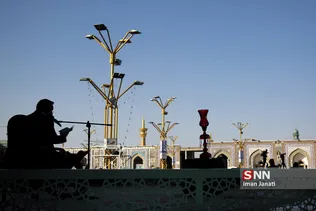 حاج محمود کریمی در حال قرائت دعای عرفه در حرم مطهر رضوی