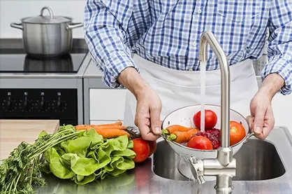 اهمیت ضدعفونی میوه و سبزیجات