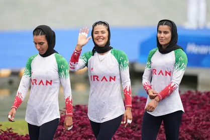 جاور: با قایقران&zwnj;های جهانی و المپیکی چین رقابت کردیم و مدال گرفتیم +فیلم