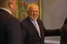 عطوان: تحریم هم لبخند معروف ظریف را از بین نمی‌برد! / کفگیر تحریم‌های آمریکا ته دیگ خورد